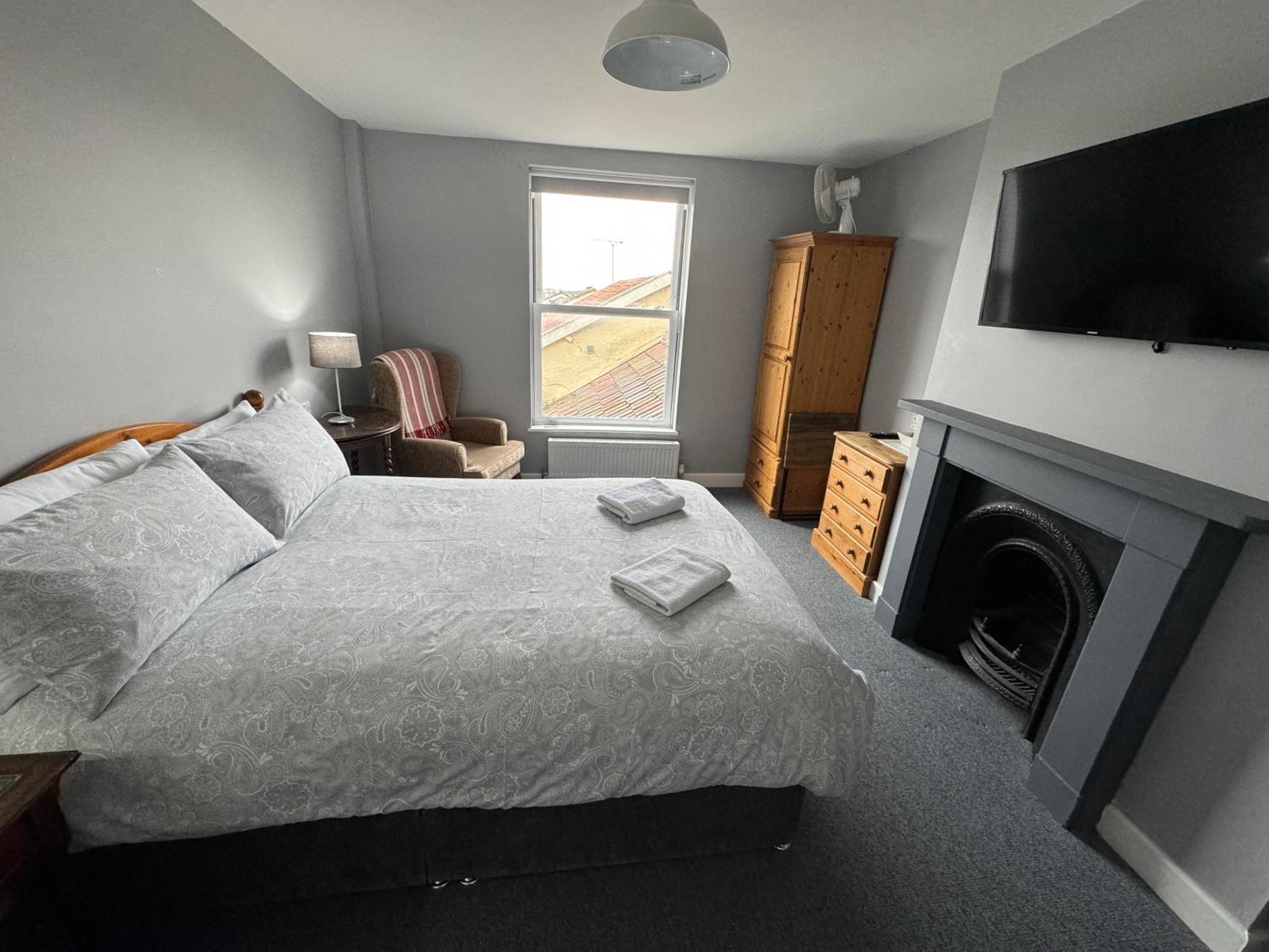 The Elms Guest House Bristol Filton Eksteriør bilde