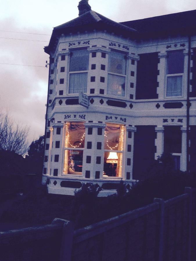 The Elms Guest House Bristol Filton Eksteriør bilde